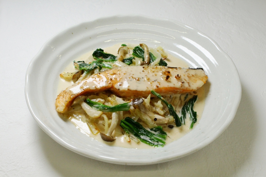 Salmon and Spinach with Sesame Cream Sauce